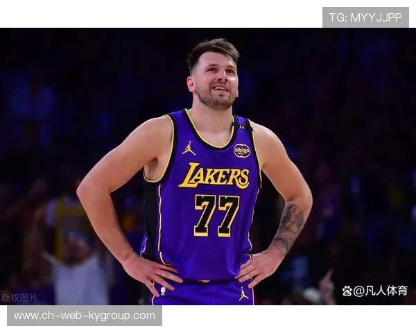 东契奇左侧一条龙突破分球：从个人进攻到全场战术的全景解码