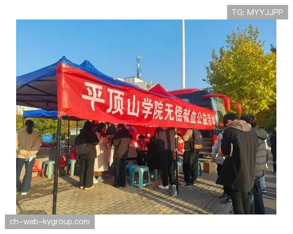 军训献血获假质疑 校方回应:无强制性规定,军人献血的标语